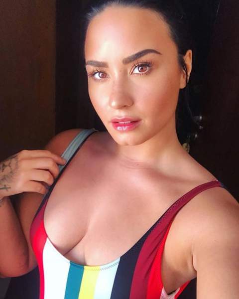 Demi Lovato sexy